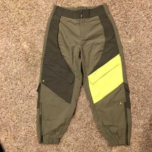 JORDAN UTILITY CARGO PANTS NWOT